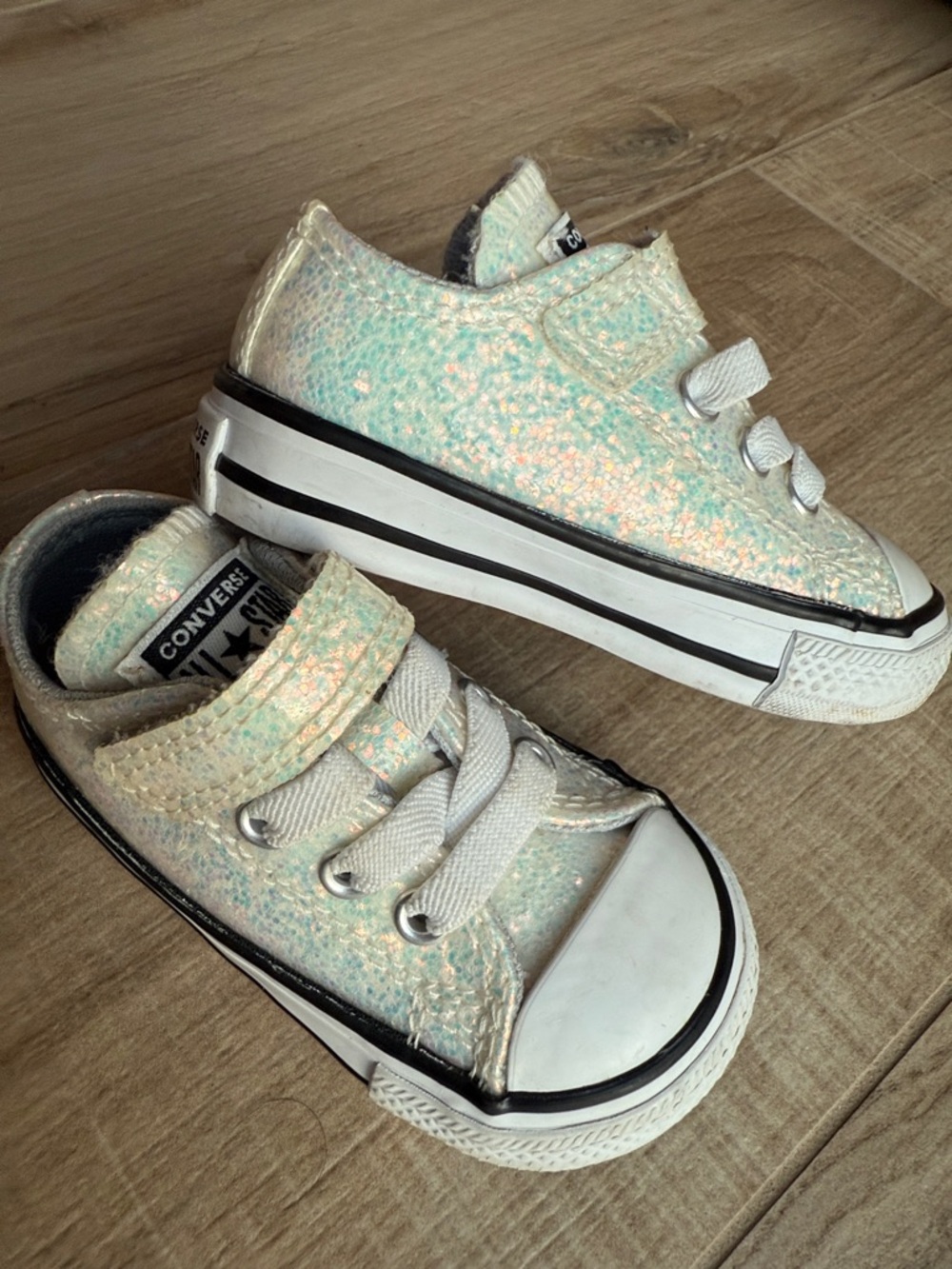 Converse / glitter sneakers / Baby &toddler size 4